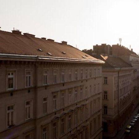 Classical Studio Apartment Будапеща Екстериор снимка